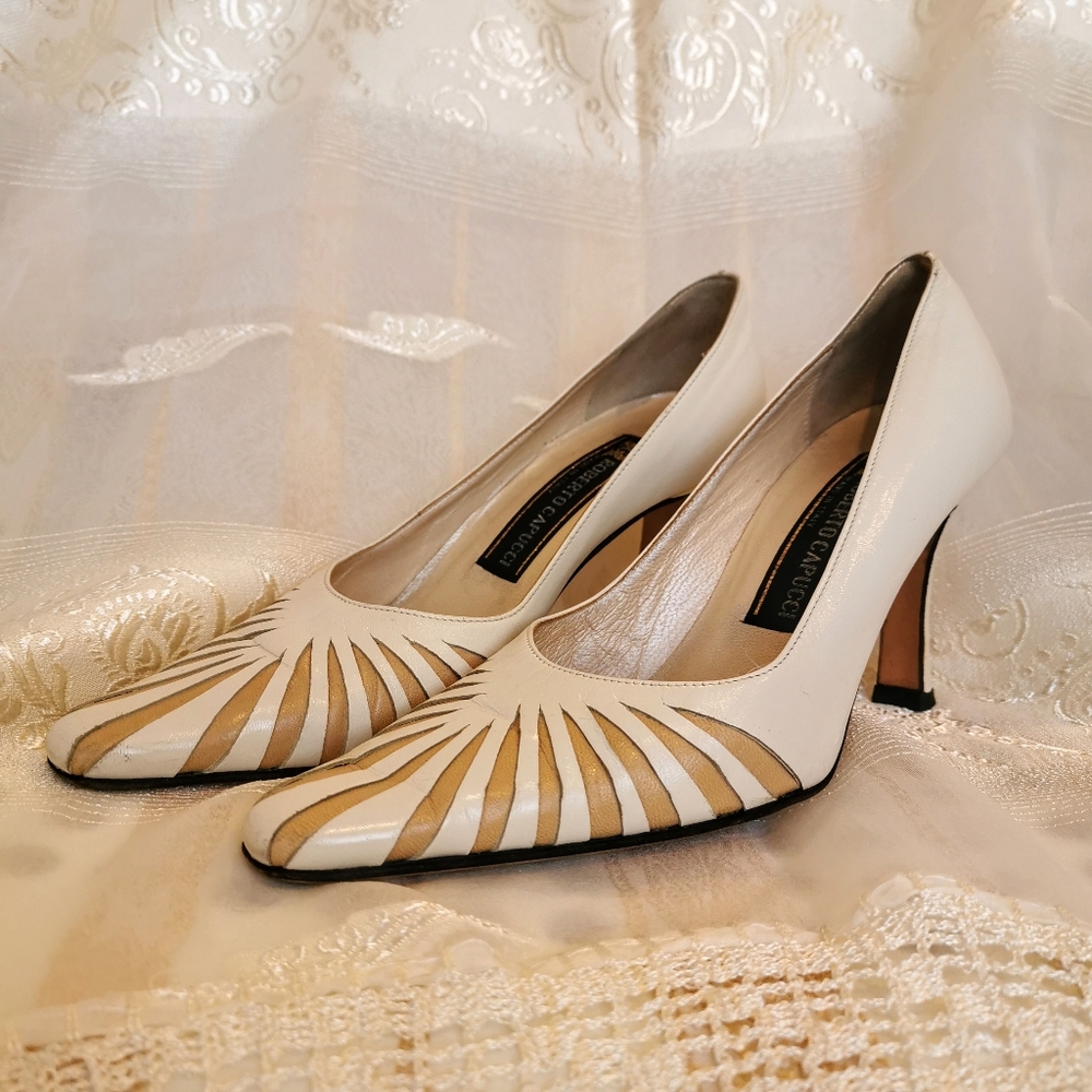 Vintage Roberto Capucci size 6 high heel pumps, genuine leather retro heels